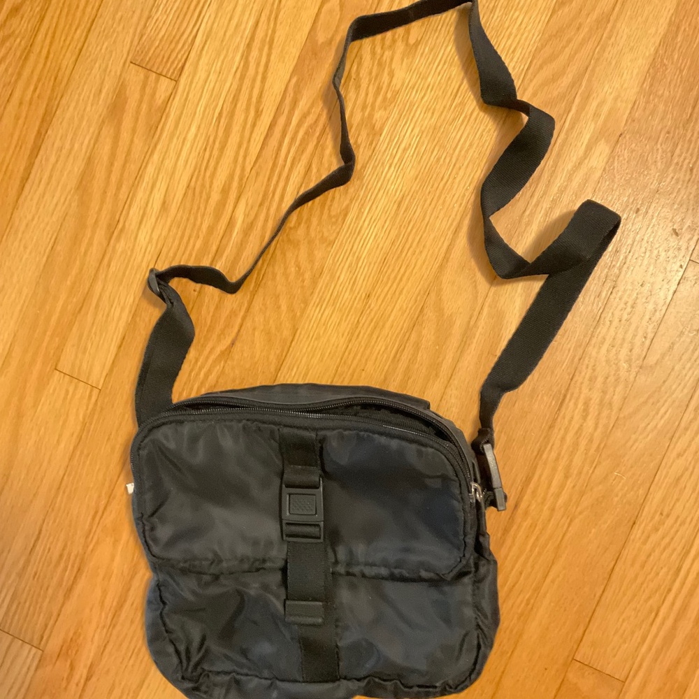 NWOT Sisley small cross body bag.